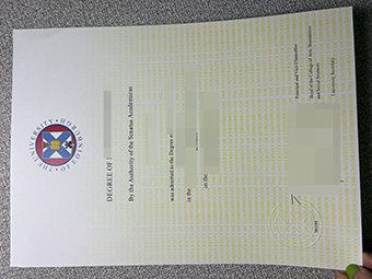 Abschluss an der Universität Edinburgh-1